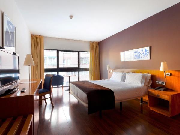 Hotel Viladomat by Silken : photo 5 de la chambre chambre double ou lits jumeaux avec lit d'appoint