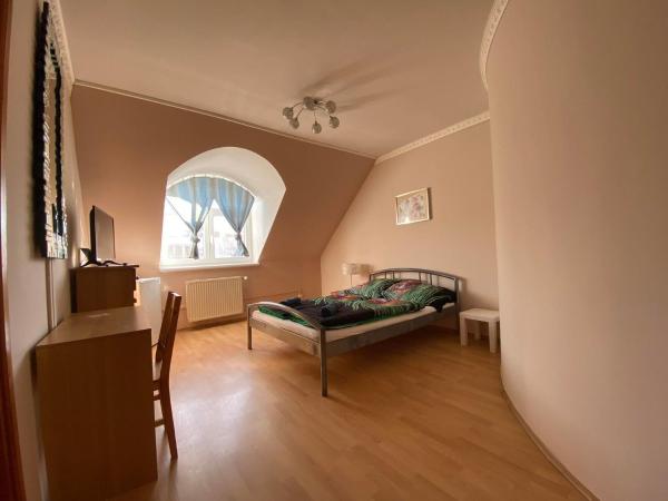 Hermina apartmanház : photo 4 de la chambre chambre double ou lits jumeaux avec salle de bains