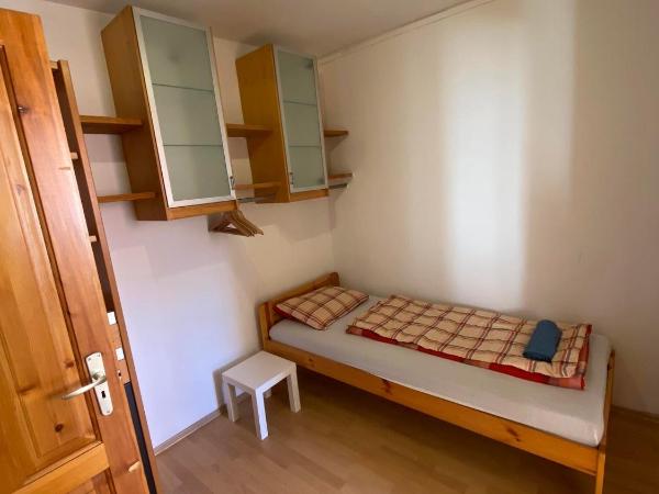 Hermina apartmanház : photo 6 de la chambre chambre double ou lits jumeaux avec salle de bains