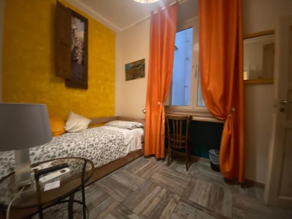 Corso 211 Beds & Suites : photo 1 de la chambre chambre simple avec salle de bains privative