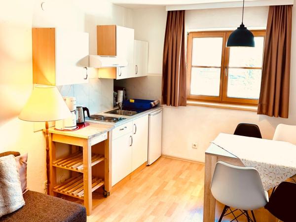 Hotel Sonnenhof - bed & breakfast & appartements : photo 2 de la chambre appartement avec balcon