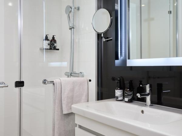 INNSiDE by Meliá Barcelona Apolo : photo 5 de la chambre chambre connecting the studio - vue sur ville