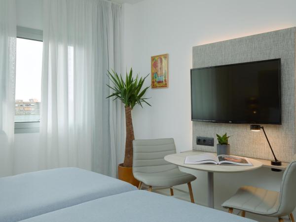 INNSiDE by Meliá Barcelona Apolo : photo 8 de la chambre chambre the studio - vue sur ville