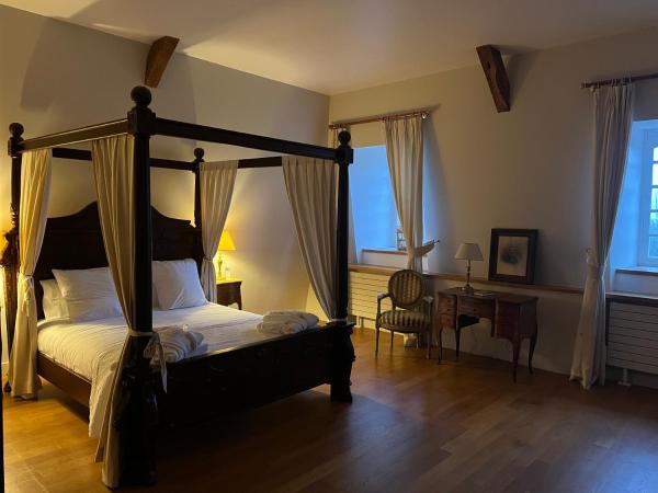 24H LE MANS Château de Lauresse chambres d'hôtes Luxe : photo 2 de la chambre chambre double familiale