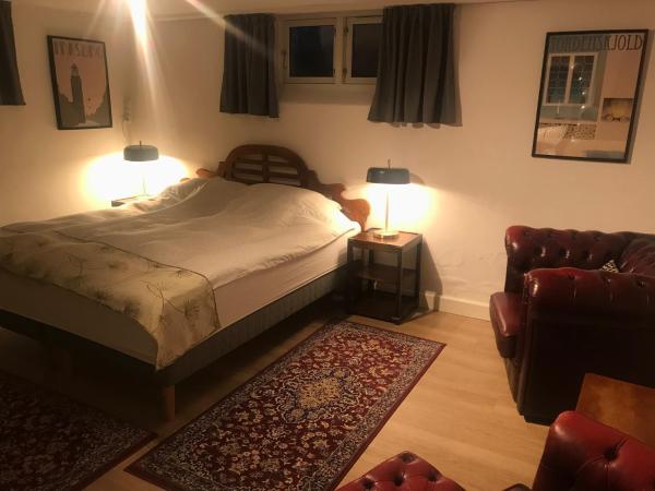 Comfortable Large Room King S bed near CPH centre : photo 4 de la chambre chambre double avec salle de bains commune