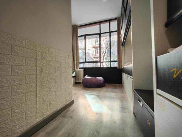 Free Hostels Barcelona : photo 6 de la chambre lit dans dortoir mixte de 4 lits avec salle de bains commune