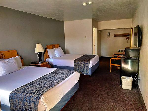 Metropolitan Inn Downtown Salt Lake City : photo 4 de la chambre chambre avec 2 grands lits queen-size 