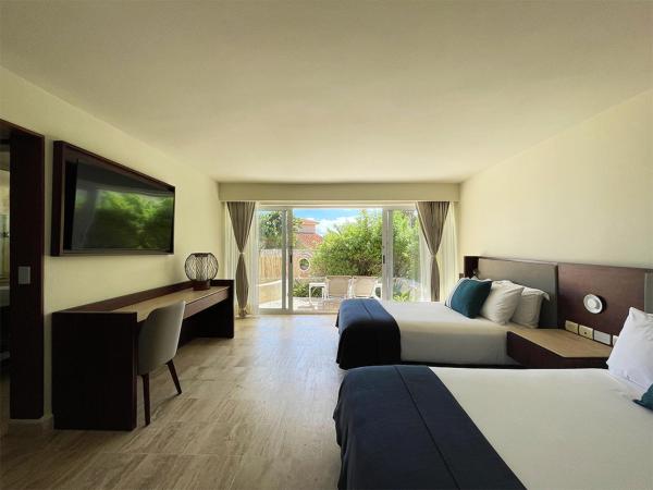 The Villas Cancun by Grand Park Royal - All Inclusive : photo 6 de la chambre villa suite junior avec petite piscine