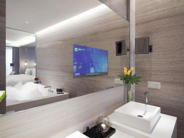 Al Bandar Rotana - Dubai Creek : photo 4 de la chambre suite spacieuse 1 chambre - côté crique 