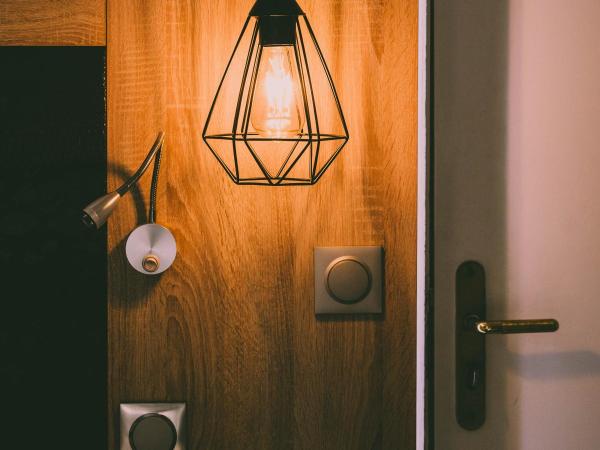 The Originals Boutique, Hôtel du Pont Roupt, Mende : photo 1 de la chambre chambre double avec baignoire et climatisation 