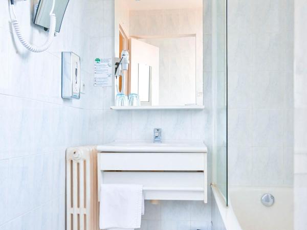 The Originals Boutique, Hôtel du Pont Roupt, Mende : photo 3 de la chambre chambre deluxe double ou lits jumeaux