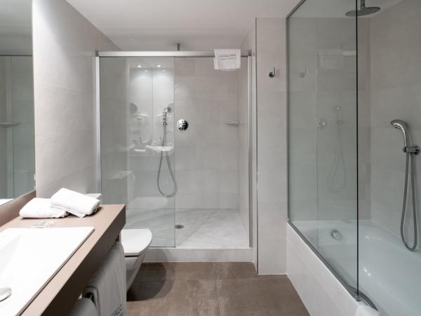 Catalonia Catedral : photo 5 de la chambre chambre double supérieure avec terrasse et piscine privée