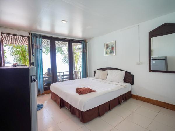 Phi Phi Cozy Seafront Resort : photo 5 de la chambre hébergement supérieur bord de mer 