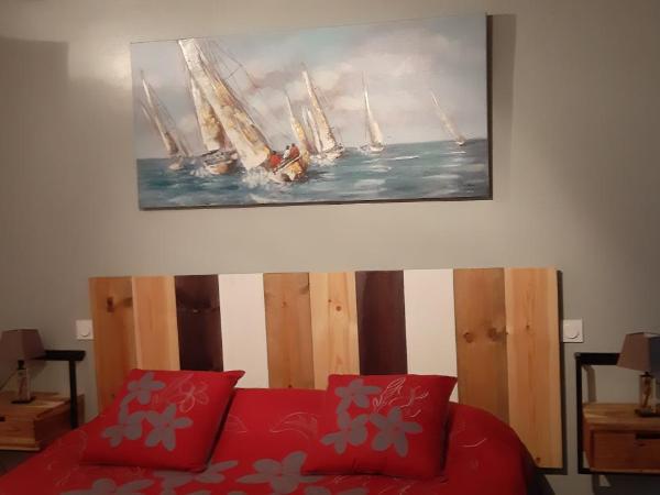 Hébergement Chambre d'hôtes Grau du Roi Mas des Marines Piscine Adult only : photo 1 de la chambre chambre lit king-size supérieure