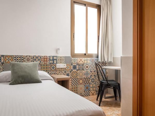 Hostal Baler : photo 1 de la chambre chambre simple