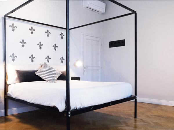 Domus 19 : photo 1 de la chambre chambre double avec salle de bains commune