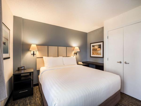 Sonesta Simply Suites Albuquerque : photo 5 de la chambre suite lit queen-size 1 chambre
