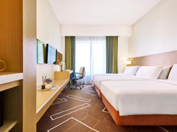 Vega Suites : photo 2 de la chambre chambre triple - vue sur ville