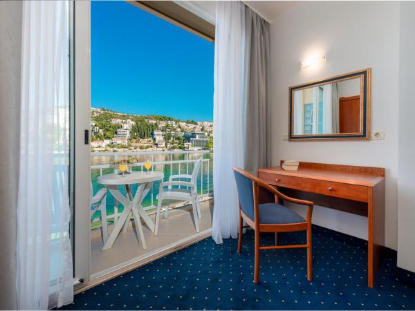 Hotel Vis : photo 1 de la chambre chambre double/lits jumeaux - balcon et vue sur mer