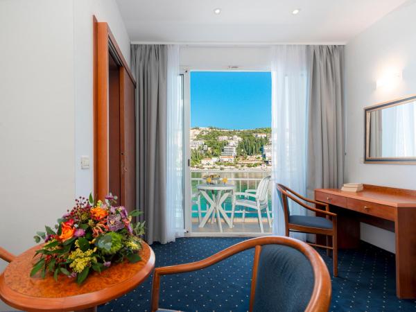 Hotel Vis : photo 6 de la chambre chambre supérieure avec balcon et vue sur la mer