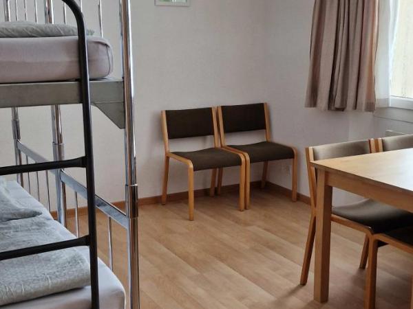 Engelberg Youth Hostel : photo 1 de la chambre dortoir mixte de 6 lits