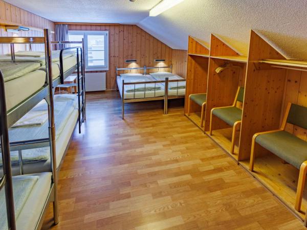 Engelberg Youth Hostel : photo 2 de la chambre dortoir mixte de 6 lits