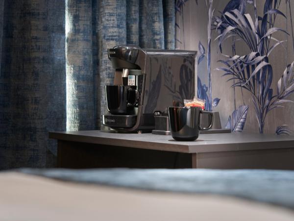 Home @ 2 Tancred Road : photo 3 de la chambre chambre double avec salle de bains commune