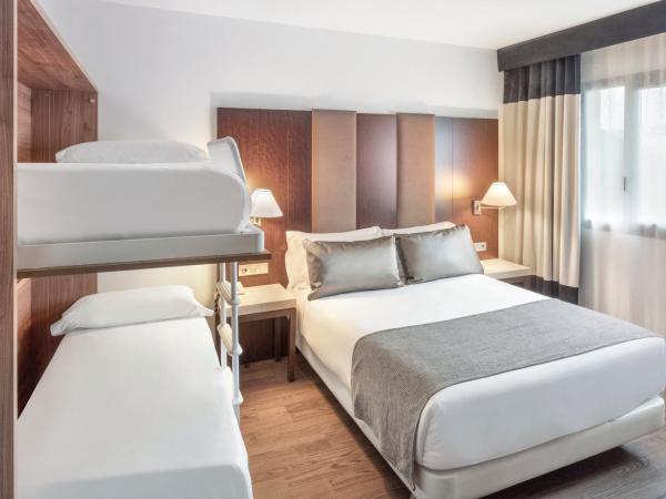 Catalonia El Retiro : photo 3 de la chambre chambre familiale