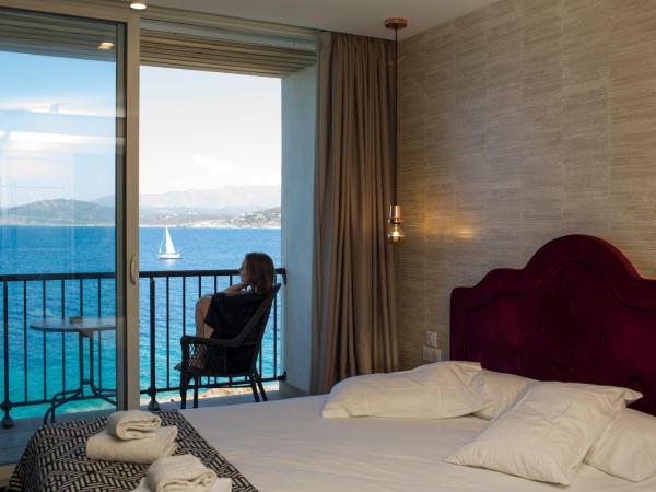 Hotel La Pietra Restaurant & Spa : photo 5 de la chambre chambre privilège avec terrasse - vue sur mer