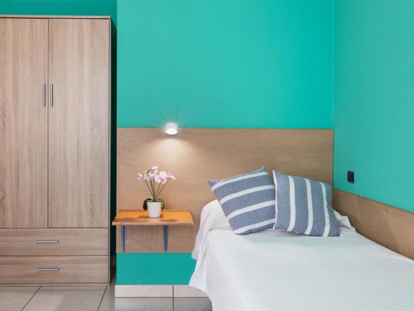 Ogliastra Apartment Rooms : photo 5 de la chambre chambre lits jumeaux avec balcon