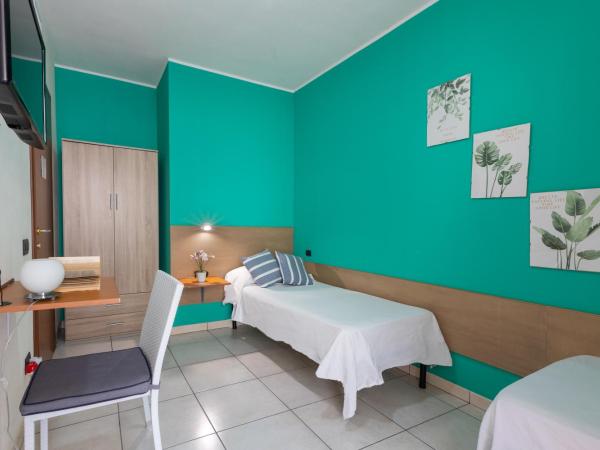 Ogliastra Apartment Rooms : photo 7 de la chambre chambre lits jumeaux avec balcon