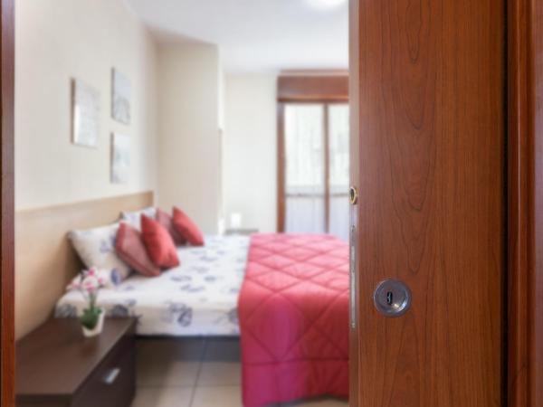 Ogliastra Apartment Rooms : photo 5 de la chambre chambre double ou lits jumeaux deluxe avec balcon