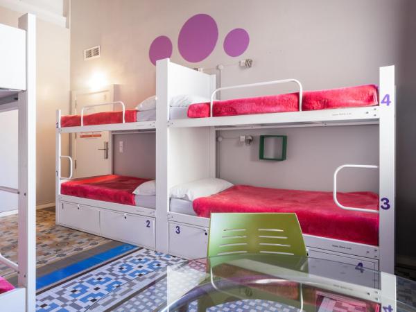 Purple Nest Hostel : photo 8 de la chambre lit simple dans dortoir mixte avec salle de bains privative (8 adultes)