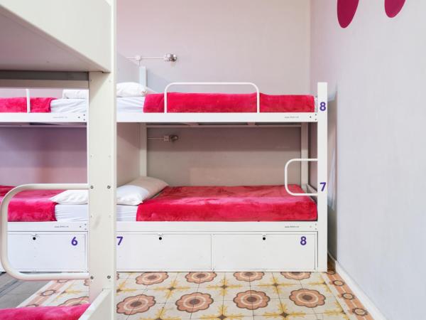 Purple Nest Hostel : photo 10 de la chambre 1 lit dans un dortoir mixte de 8 lits