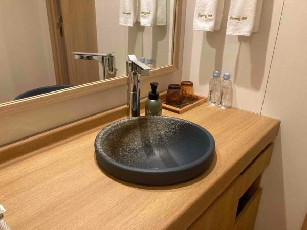 Dormy Inn Premium Ginza : photo 6 de la chambre chambre lits jumeaux avec douche