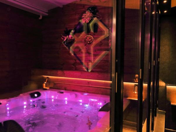 SXCAPE ROOM : photo 2 de la chambre suite avec jacuzzi