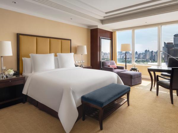 Four Seasons Hotel Beijing : photo 1 de la chambre chambre premier lit king-size avec vue sur la skyline