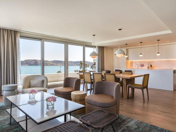 Hyatt Regency Lisbon : photo 8 de la chambre suite d'angle lit queen-size premium - vue sur rivière