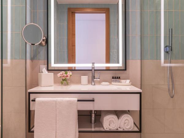 Hyatt Regency Lisbon : photo 8 de la chambre chambre standard lit queen-size