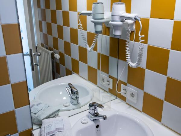 Hotel The Boatel : photo 3 de la chambre chambre double avec salle de bains privative