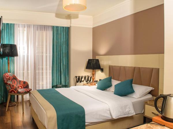 Hotel Bossuite Kadikoy : photo 2 de la chambre chambre double avec balcon