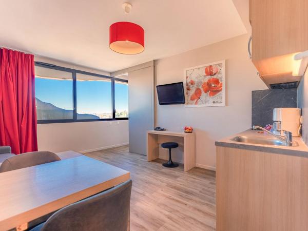 Appart'City Confort Montpellier Millénaire : photo 3 de la chambre appartement 1 chambre (2 adultes + 2 enfants)