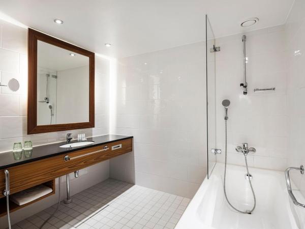 Crowne Plaza Helsinki - Hesperia, an IHG Hotel : photo 3 de la chambre chambre standard