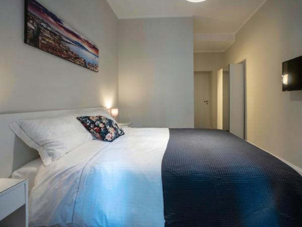 SILIA HOUSE Napoli Centro : photo 2 de la chambre chambre double avec balcon