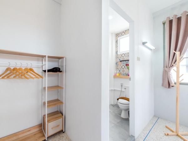 Beach Block No.5 at Huahin Beach : photo 7 de la chambre chambre double deluxe (2 adultes + 1 enfant)