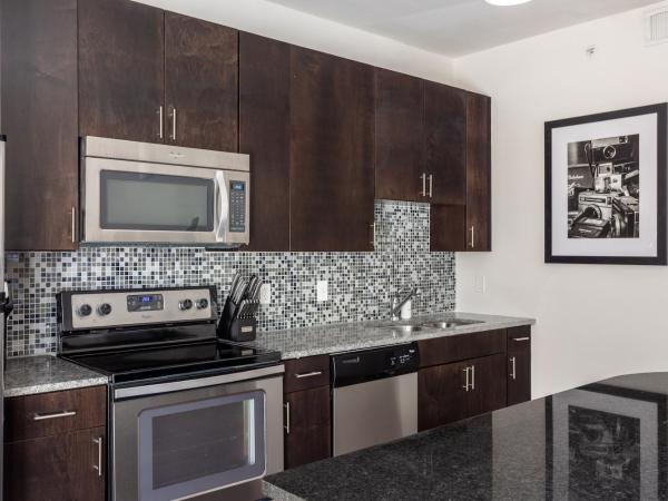 Kasa Love Field-Medical District Dallas : photo 6 de la chambre studio (enregistrement autonome avec réception virtuelle)