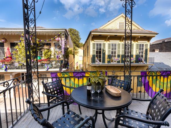 Saint Philip Residence : photo 1 de la chambre suite avec balcon