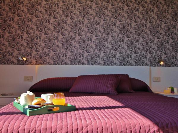 Hotel Baia Azzurra : photo 6 de la chambre chambre double ou lits jumeaux