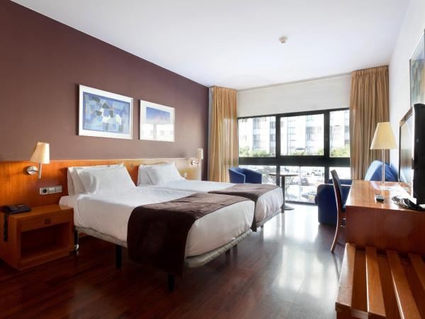 Hotel Viladomat by Silken : photo 1 de la chambre chambre double ou lits jumeaux avec lit d'appoint