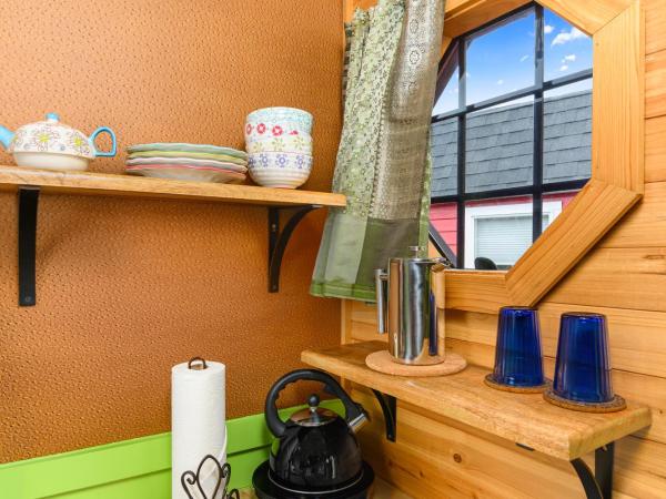 Tiny Digs - Hotel of Tiny Houses : photo 3 de la chambre studio lit queen-size de luxe 